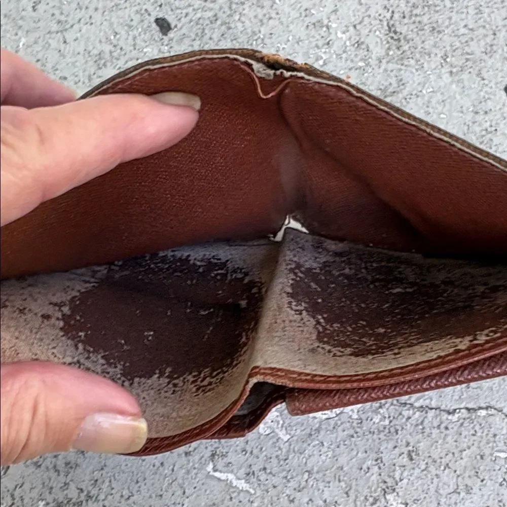 Vintage Louis Vuitton men’s monogram wallet